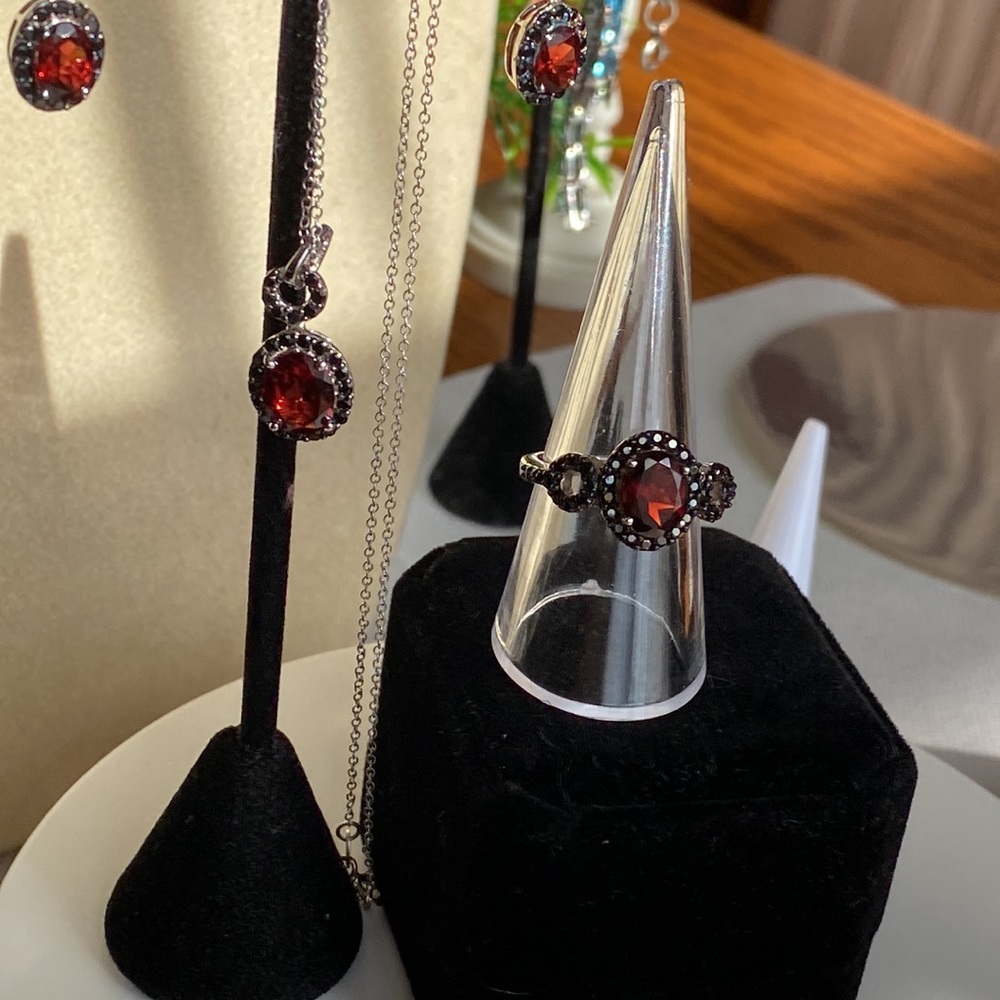 πΈ VEMELHO GARNET AND BLACK SPINEL COMPLETE SET πΈ SIZE 8 RING πΈ - Picture 13 of 16